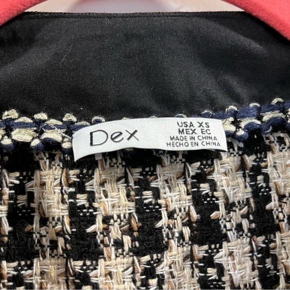 BNWOT Dex cropped blazer - Picture 3 of 4